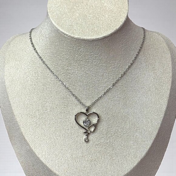 Heart Stethoscope Nurse Necklace - Picture 1 of 5